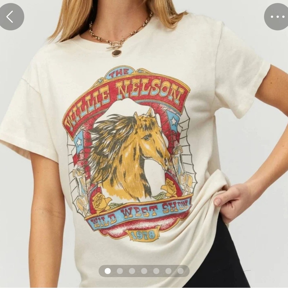 Daydreamer Willie Nelson Tee